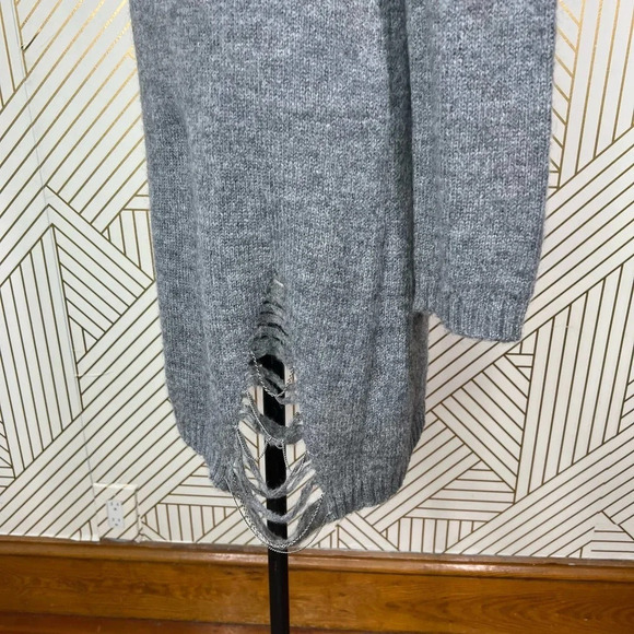 Mark & James x Badgley Mischka Gray Distressed Chain‎ Sweater Dress Size Small - Picture 6 of 12